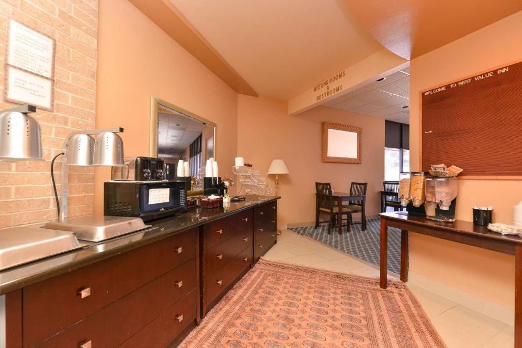 Americas Best Value Inn & Suites Victoria Exterior foto